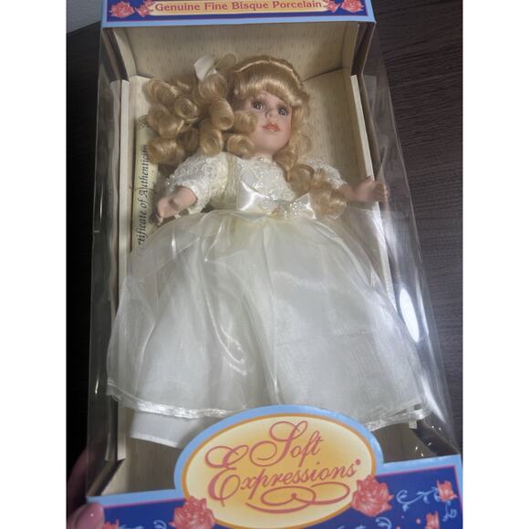 soft expressions porcelain doll. genuine fine bisque collectible in original - Picture 5 of 7